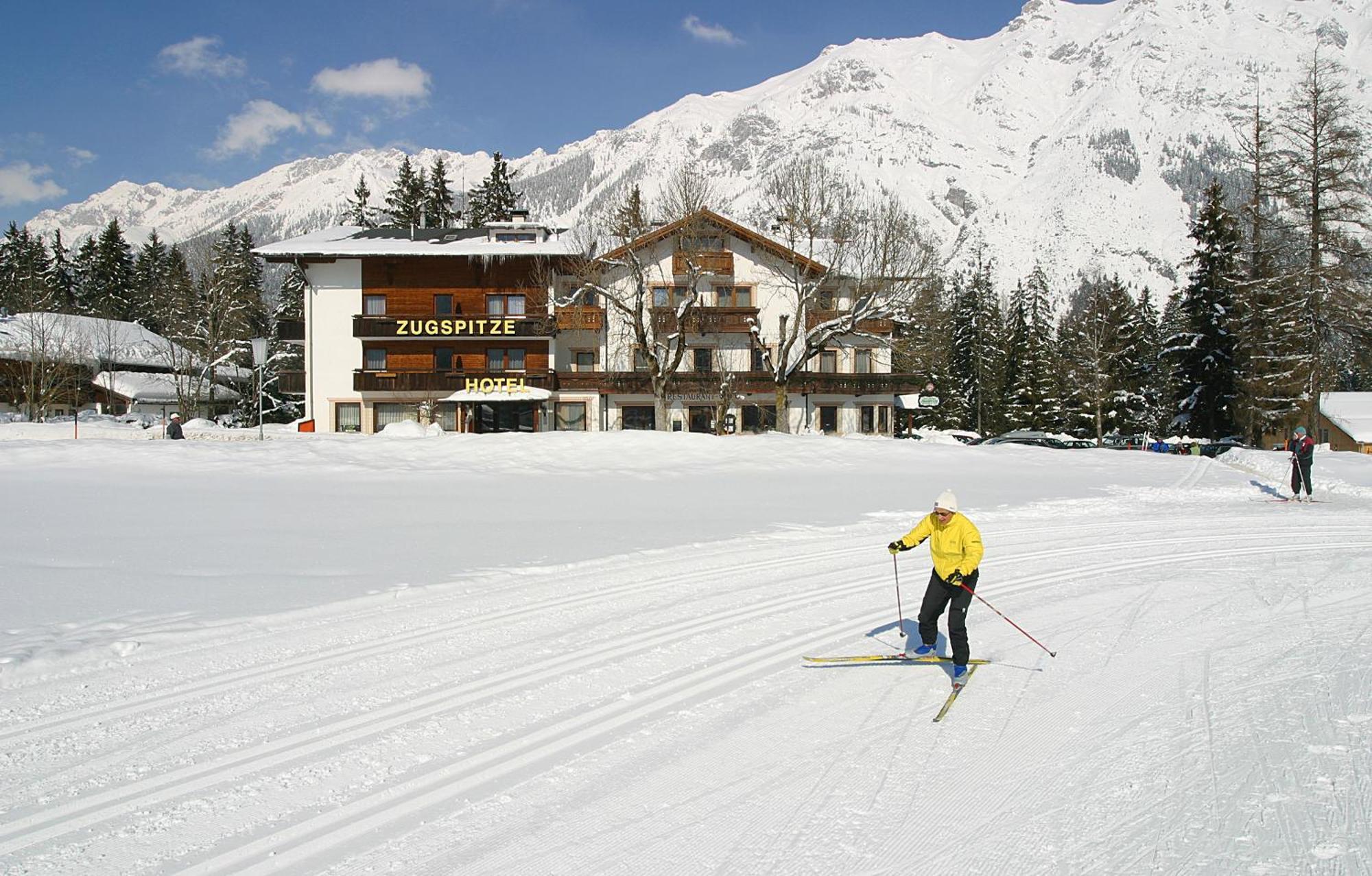 Apartmenthaus - Café - Zugspitze Leutasch Esterno foto